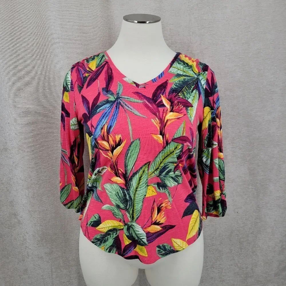 Chico's Pink Tropical Floral V-Neck 3/4 Sleeve Top
